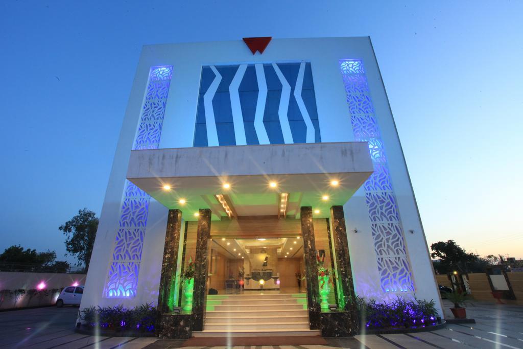 Wingston A Treehouse Hotel Goverdhan Radha Kund Ngoại thất bức ảnh