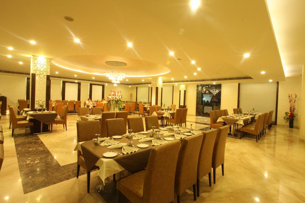 Wingston A Treehouse Hotel Goverdhan Radha Kund Ngoại thất bức ảnh